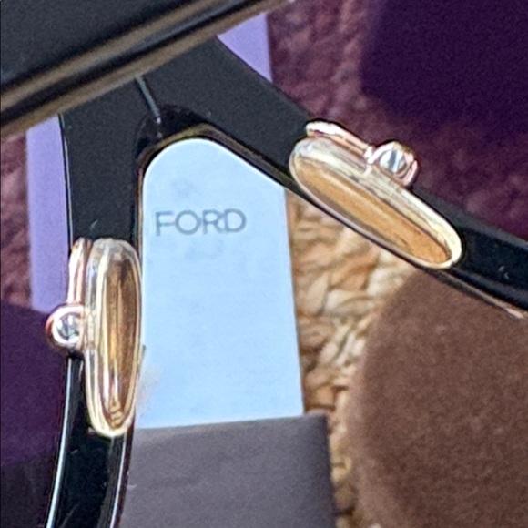 NEW Tom Ford
TOM FORD TROY FT0836 01A - Picture 9 of 14